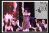La chanteuse « Tara MacDonald » porte « Théia » ma robe en chocolat